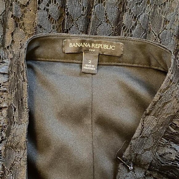 BANANA REPUBLIC || LACE PLEATED MIDI SKIRT - Picture 4 of 4